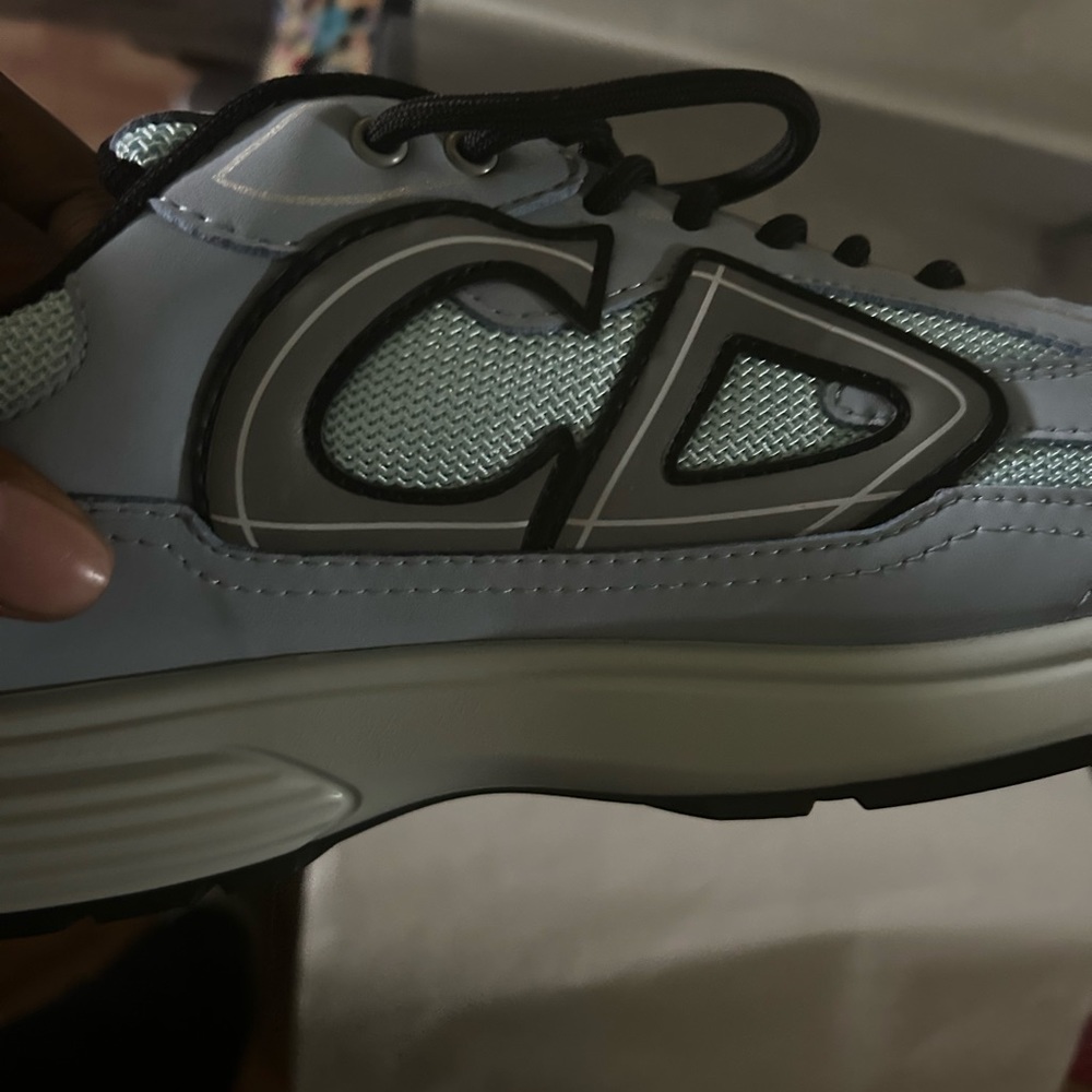 I’m willing to sell these shoes for the low